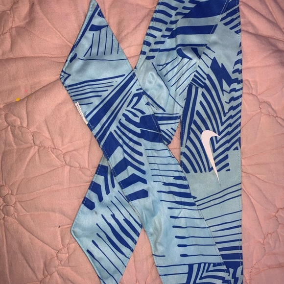 Blue Nike headband - Picture 1 of 5